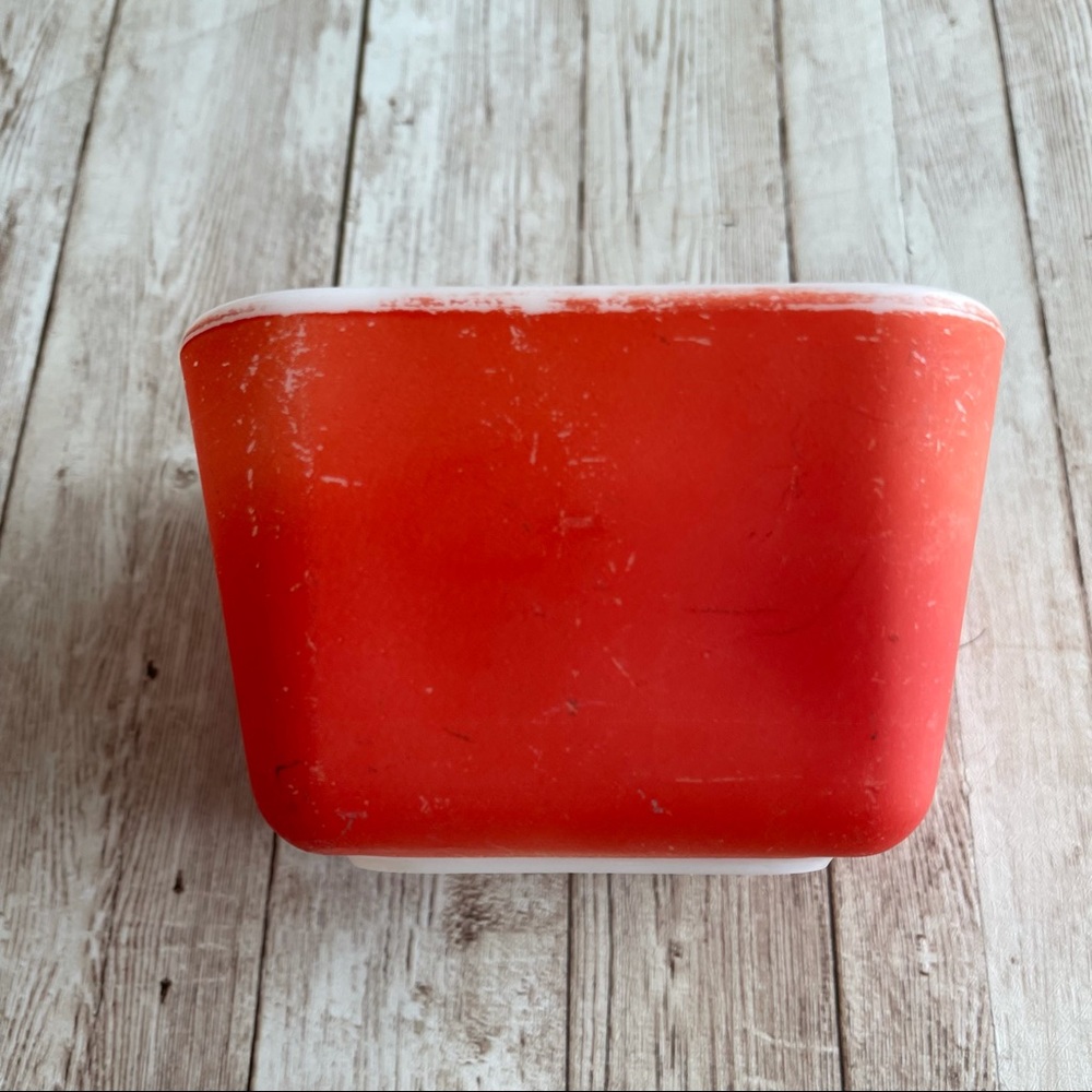 VINTAGE PYREX RED REFRIGERATOR CONTAINER W/ LID - Picture 4 of 14